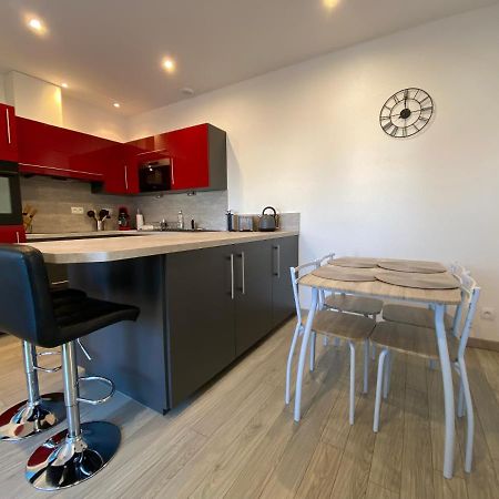 Jolie Maison, Jardin Et Parking Desertines  Екстериор снимка