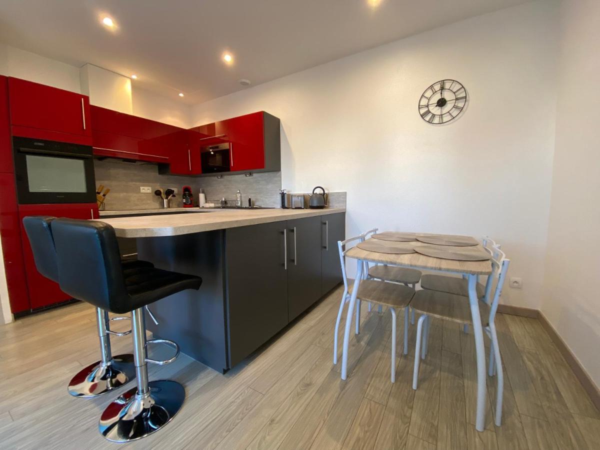 Jolie Maison, Jardin Et Parking Desertines  Екстериор снимка
