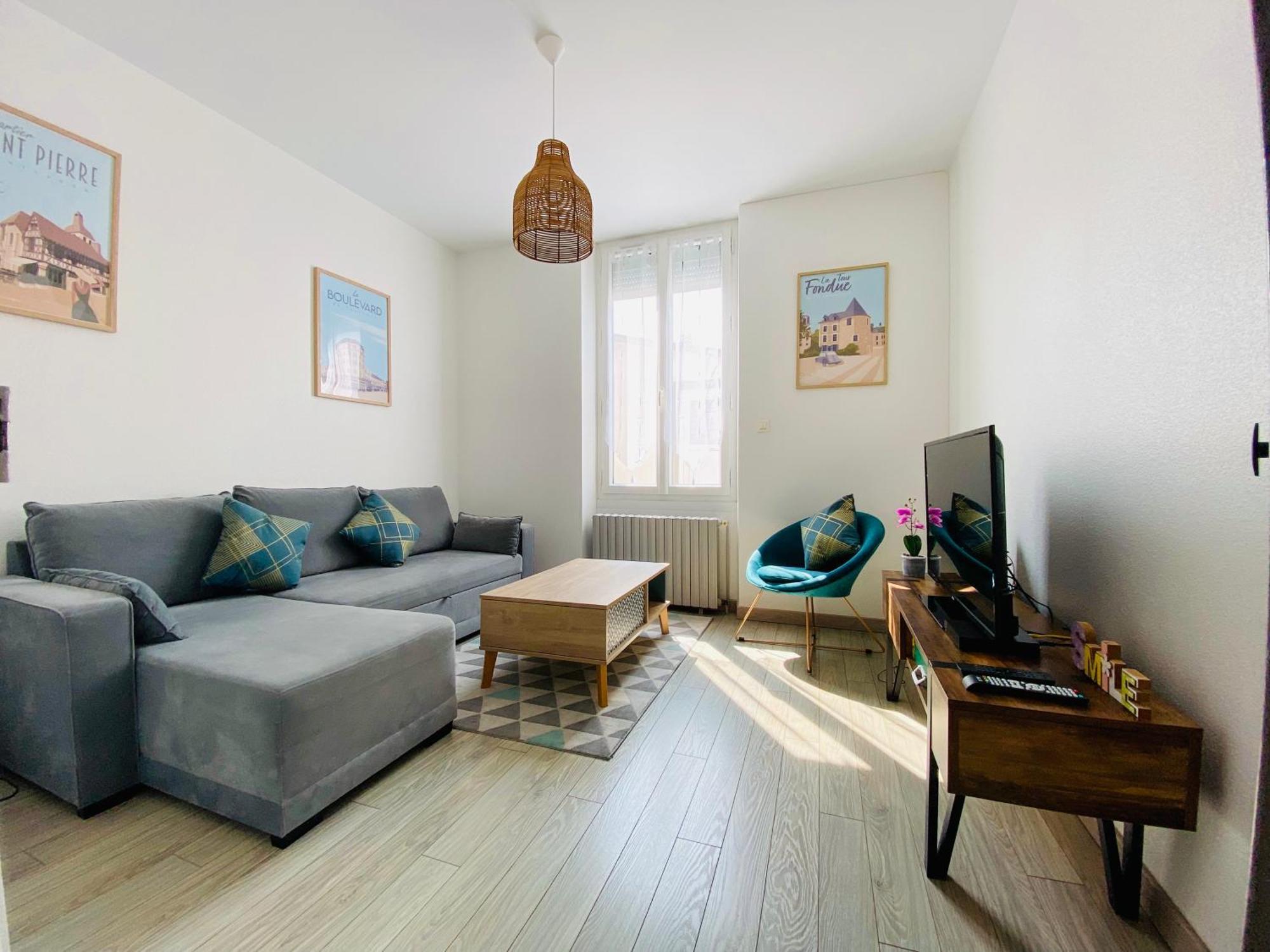 Jolie Maison, Jardin Et Parking Desertines  Екстериор снимка